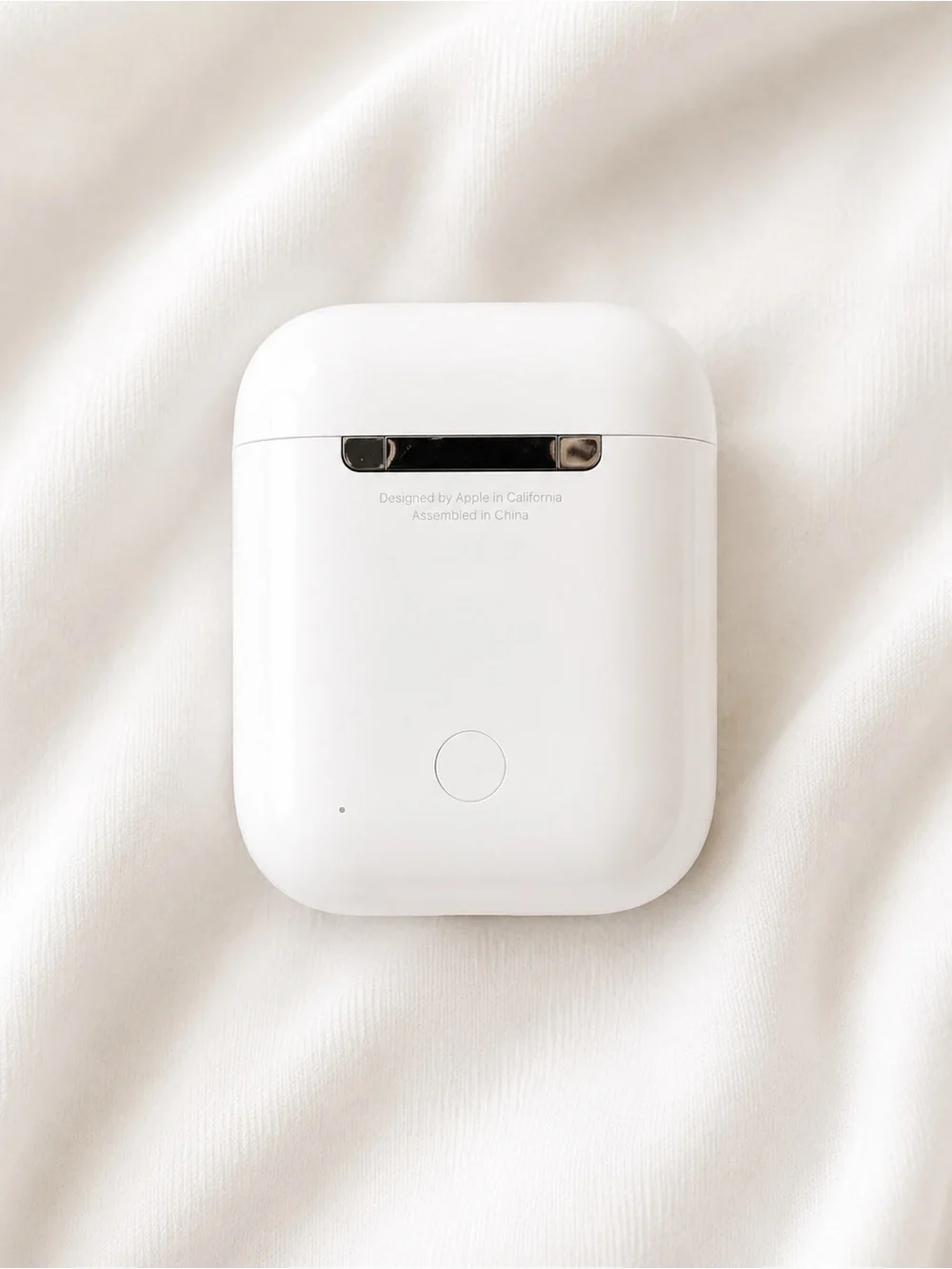Apple AirPods (2nd Generation) Charging Case + Right AirPod (100% Working)